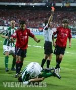 patada de pablo garcia a joaquin final de copa - Fotos de Joaquín del Betis