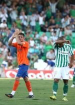marca el gol y pide perdon - Fotos de Joaquín del Betis